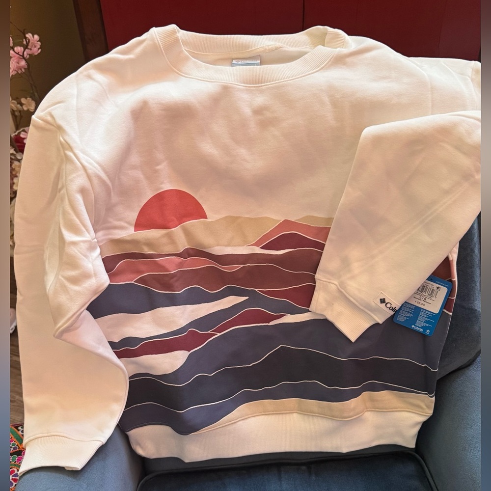 Columbia women’s Crewneck Sweater with Sunset Graphic